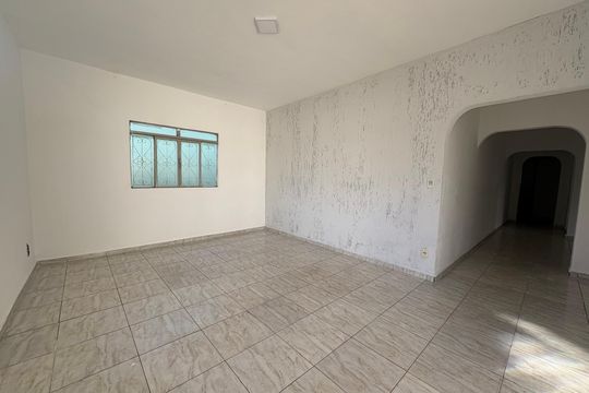 Casa à venda com 3 quartos, 430m² em Setor Sudoeste, Goiânia
