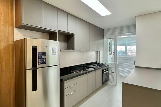 Cozinha de apartamento para alugar com 2 quartos, 81m² em Cidade Mãe do Céu, São Paulo