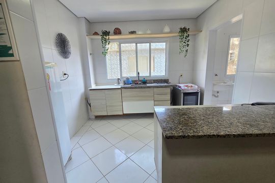 Sala de apartamento para alugar com 1 quarto, 55m² em Solemar, Praia Grande
