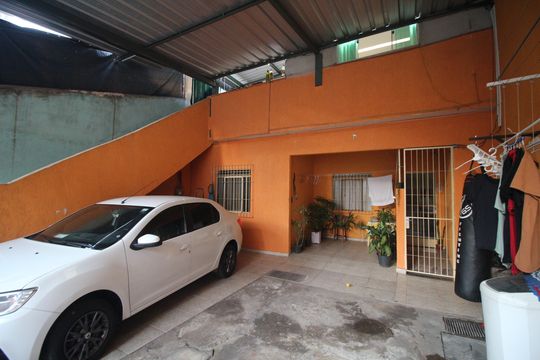 Garagem e  Quintal de casa para alugar com 3 quartos, 135m² em Vista Alegre, Belo Horizonte