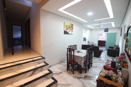 Casa para alugar com 3 quartos, 135m² em Vista Alegre, Belo Horizonte