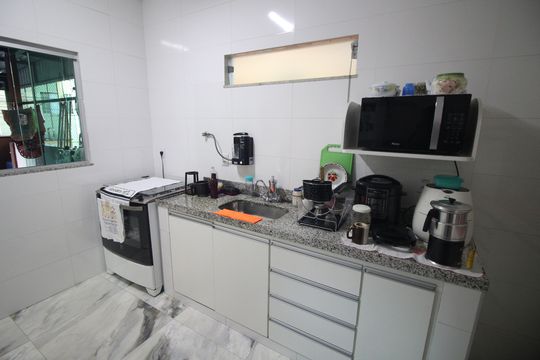 Cozinha de casa para alugar com 3 quartos, 135m² em Vista Alegre, Belo Horizonte