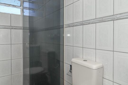 Banheiro de apartamento à venda com 3 quartos, 75m² em Parque Santa Fé, Porto Alegre