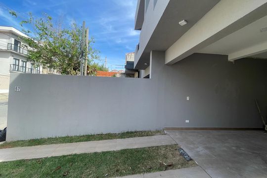 Garagem de casa de condomínio para alugar com 3 quartos, 203m² em Jardim Nova Coimbra, Cotia