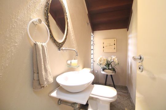 Lavabo de casa de condomínio à venda com 4 quartos, 640m² em Jardim Santa Helena, São Paulo