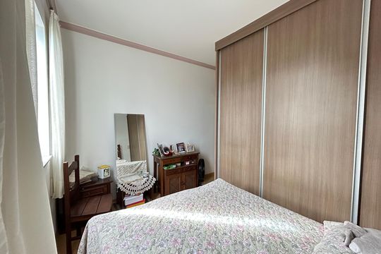 Apartamento à venda com 3 quartos, 150m² em Heliópolis, Belo Horizonte