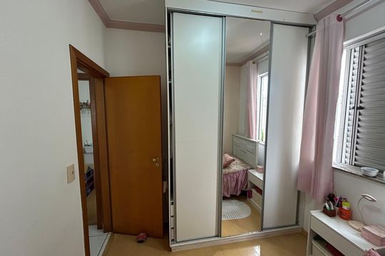 Apartamento à venda com 3 quartos, 150m² em Heliópolis, Belo Horizonte