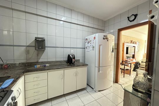 Apartamento à venda com 3 quartos, 150m² em Heliópolis, Belo Horizonte