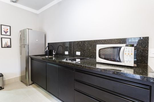 Cozinha de apartamento para alugar com 1 quarto, 50m² em Jardim Paulistano, São Paulo