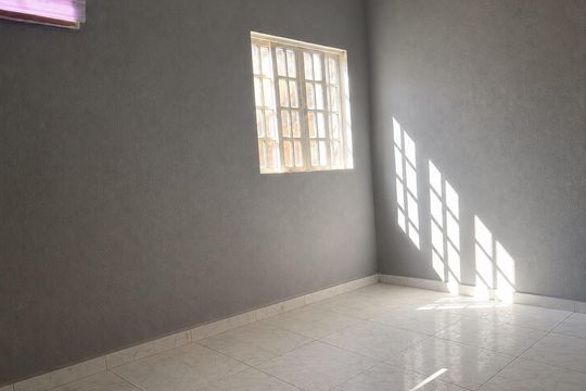 Quarto de kitnet/studio para alugar com 1 quarto, 27m² em Paciência, Rio de Janeiro