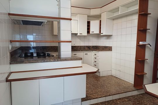 Cozinha de casa à venda com 3 quartos, 270m² em Parque Taquaral, Campinas