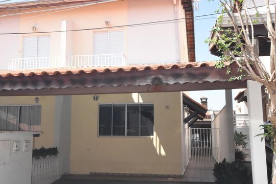 Fachada da casa de casa de condomínio à venda com 2 quartos, 131m² em Jardim Martins, Jundiaí
