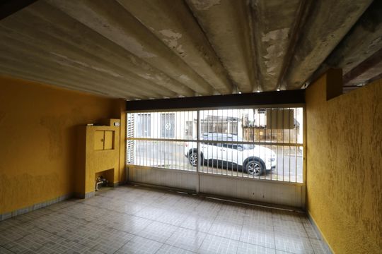 Garagem de casa à venda com 5 quartos, 120m² em Jardim Vera Cruz(zona Sul), São Paulo