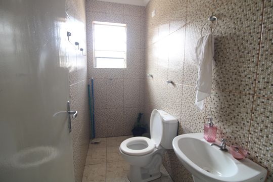 Banheiro da suíte de casa para alugar com 3 quartos, 140m² em Jardim Reimberg, São Paulo