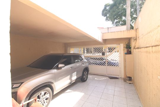 Garagem de casa para alugar com 3 quartos, 140m² em Jardim Reimberg, São Paulo