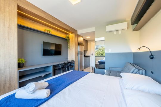 Quarto de kitnet/studio para alugar com 1 quarto, 26m² em Boa Vista, Porto Alegre