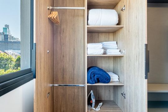 Quarto de kitnet/studio para alugar com 1 quarto, 26m² em Boa Vista, Porto Alegre