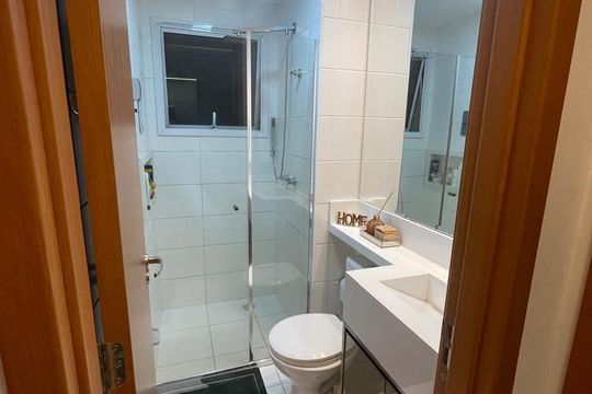 Banheiro de apartamento à venda com 2 quartos, 46m² em Jardim Boa Vista (Zona Oeste), Osasco