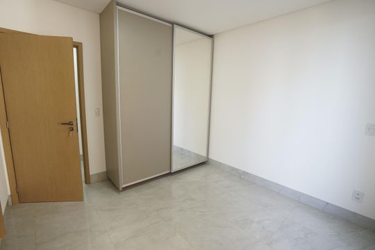 Apartamento à venda com 4 quartos, 235m² em Jardim Goiás, Goiânia