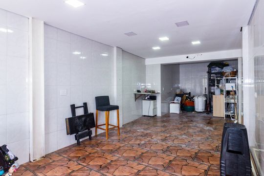 Garagem de casa para alugar com 4 quartos, 240m² em Jardim Sao Jose, São Paulo