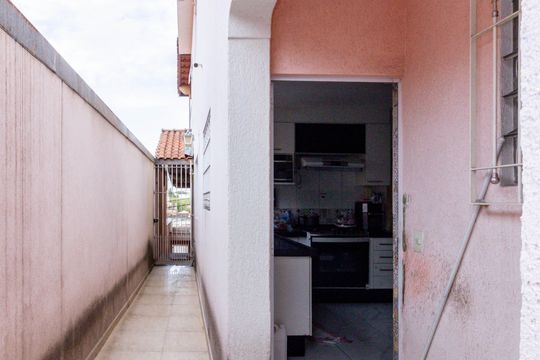 Corredor Externo de casa para alugar com 4 quartos, 240m² em Jardim Sao Jose, São Paulo