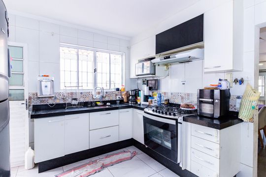 Cozinha de casa para alugar com 4 quartos, 240m² em Jardim Sao Jose, São Paulo