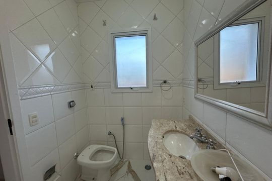 Banheiro da Suíte 3 de casa de condomínio à venda com 4 quartos, 450m² em Morada das Flores (aldeia da Serra), Barueri