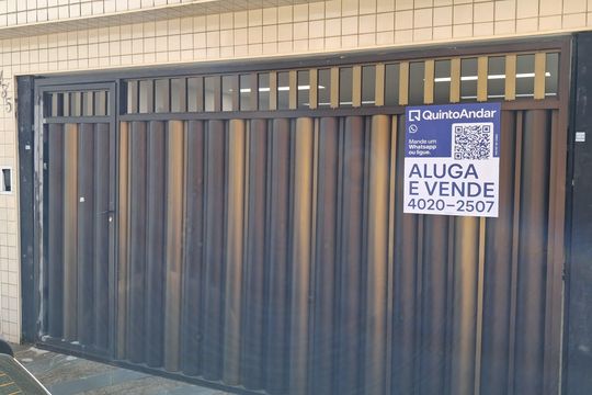 Fachada  de casa à venda com 3 quartos, 240m² em Osvaldo Cruz, São Caetano do Sul