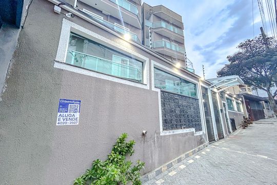 Fachada com Plaquinha de apartamento para alugar com 2 quartos, 40m² em Vila Santa Isabel, São Paulo