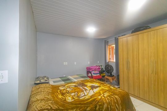 Quarto 1 de casa à venda com 2 quartos, 170m² em Guajuviras, Canoas