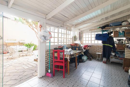 Área de Serviço de casa à venda com 4 quartos, 200m² em Espírito Santo, Porto Alegre