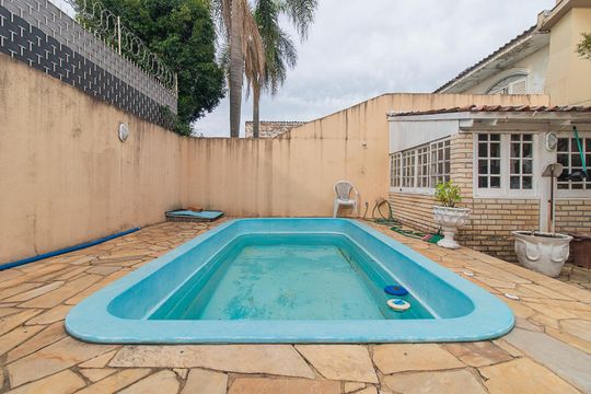 Área comum - Piscina de casa à venda com 4 quartos, 200m² em Espírito Santo, Porto Alegre