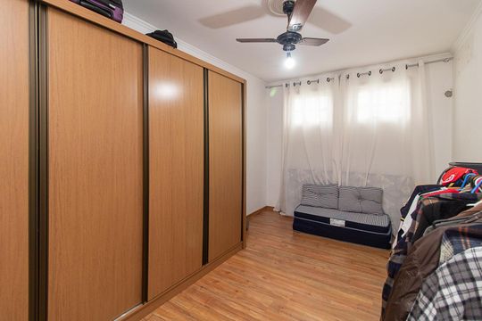 Quarto 2 de casa à venda com 4 quartos, 200m² em Espírito Santo, Porto Alegre