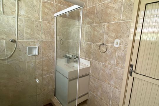 Banheiro de casa para alugar com 3 quartos, 80m² em Quintino Bocaiúva, Rio de Janeiro