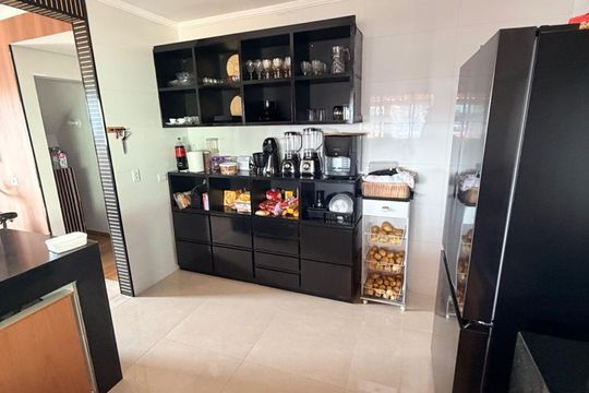 Cozinha de casa à venda com 4 quartos, 250m² em Jardim dos Manacas, São Paulo