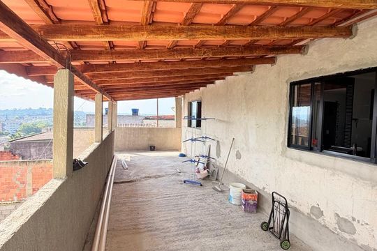Área externa de casa à venda com 4 quartos, 250m² em Jardim dos Manacas, São Paulo