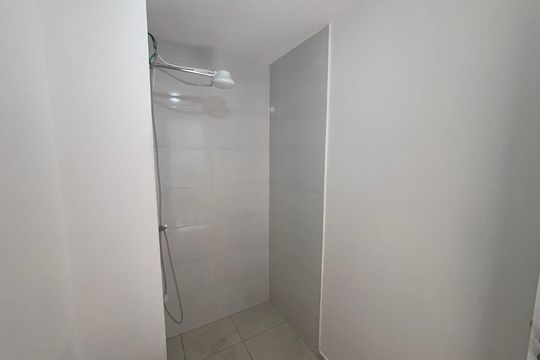 Banheiro de apartamento para alugar com 2 quartos, 43m² em Vila Sao Paulo, Ferraz de Vasconcelos