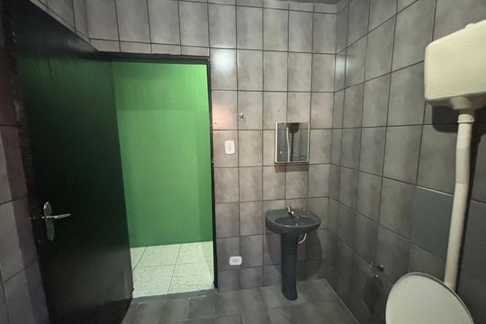 Banheiro de casa para alugar com 2 quartos, 80m² em Vila Silvia, São Paulo