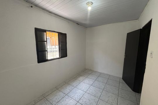 Quarto 2 de casa para alugar com 2 quartos, 80m² em Vila Silvia, São Paulo