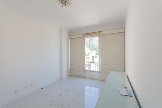 Sala de apartamento à venda com 2 quartos, 80m² em Grajaú, Rio de Janeiro