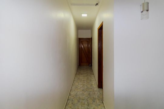 Corredor dos Quartos de casa à venda com 4 quartos, 280m² em Jardim Avelino, São Paulo