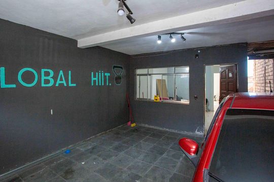 Garagem de casa à venda com 3 quartos, 100m² em Parque Primavera, São Paulo