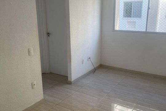 Sala de apartamento para alugar com 2 quartos, 40m² em Gardênia Azul, Rio de Janeiro