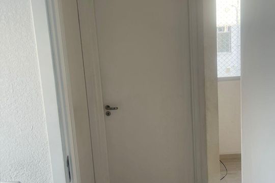 Corredor de apartamento para alugar com 2 quartos, 40m² em Gardênia Azul, Rio de Janeiro