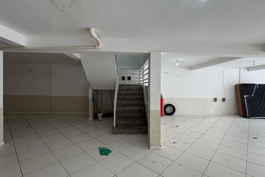 Garagem de apartamento para alugar com 2 quartos, 100m² em Vila Clarice, Santo André