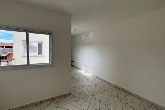 Sala - Cozinha de apartamento para alugar com 2 quartos, 100m² em Vila Clarice, Santo André