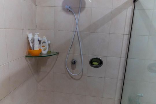 Banheiro da Suíte 3 de casa de condomínio à venda com 5 quartos, 362m² em Pendotiba, Niterói