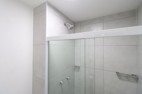 Banheiro de apartamento para alugar com 1 quarto, 30m² em Barra Funda, São Paulo
