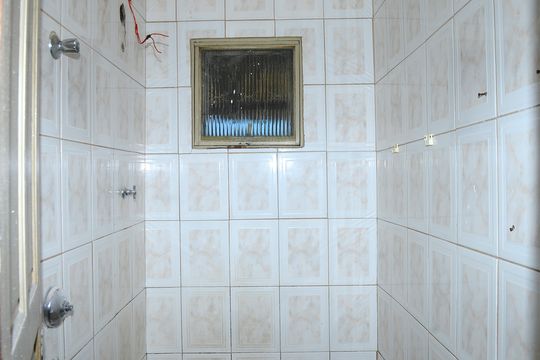 Banheiro de casa à venda com 1 quarto, 63m² em Goiânia, Belo Horizonte