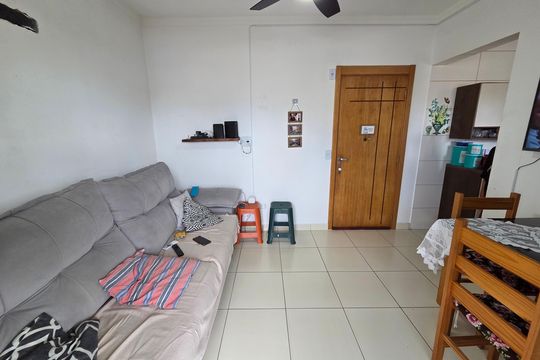 Sala de apartamento para alugar com 2 quartos, 77m² em Vila Caiçara, Praia Grande